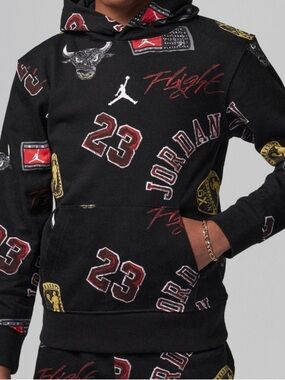 Jordan Essential Black Pullover Hoodie Chicago Graphic Size Large 12-13